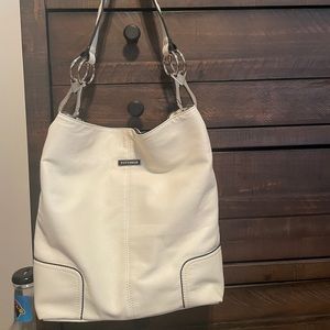 Vittorio white bag with matching wallet